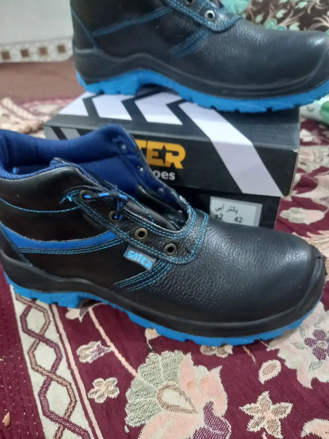 ۲جفت کفش کار|کیف، کفش، کمربند|مشهد, رده|دیوار