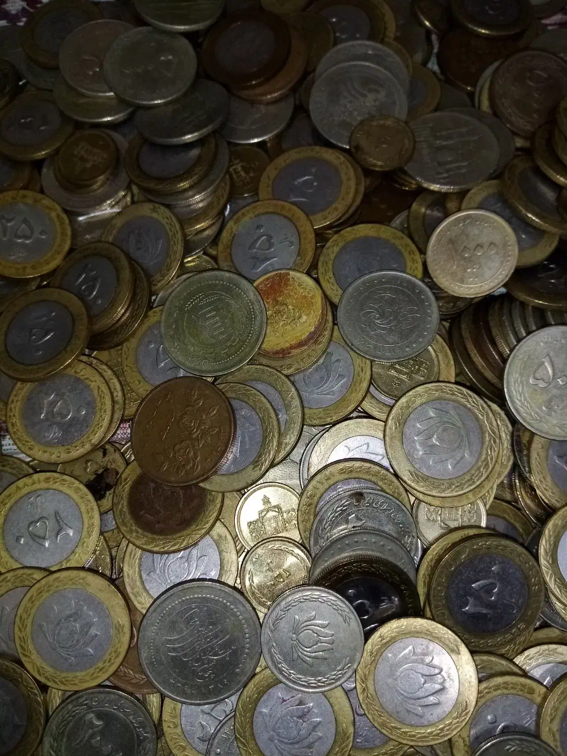 یکو نیم کیلو انواع سکه جمهوری|کلکسیون سکه، تمبر، اسکناس|شیراز, بالا کفت|دیوار