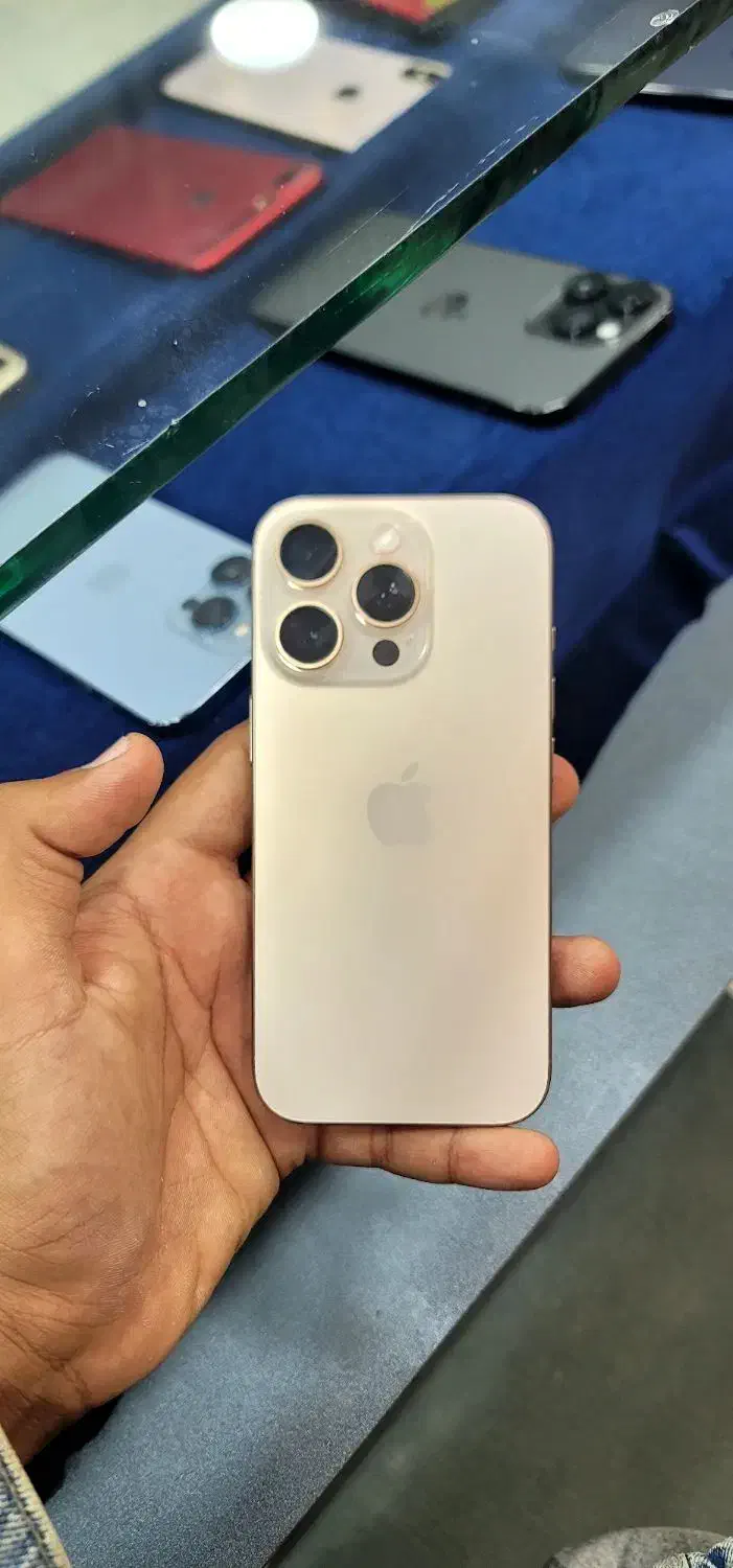 ۱۶ پرو ۱۲ بار شارژ قیمت همکاری|موبایل|قشم, |دیوار