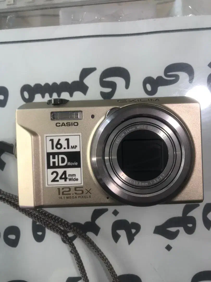 دوربین دیجیتال کاسیو در حد نو|دوربین عکاسی و فیلم‌برداری|دورود, |دیوار