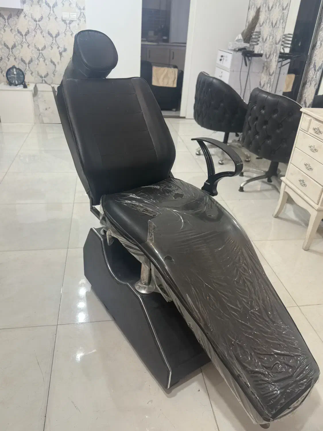 صندلی میکاپ ارایشگاه|آرایشگاه و سالنهای زیبایی|ساری, |دیوار