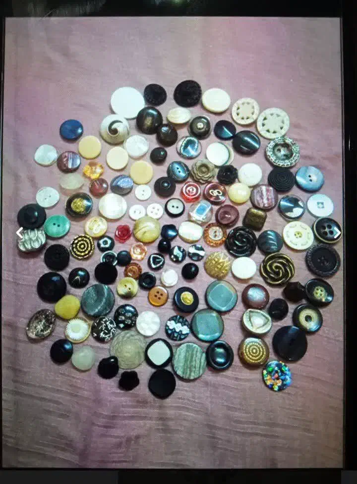 دکمه لباس عمده|لباس|تهران, شهمیرزادی|دیوار