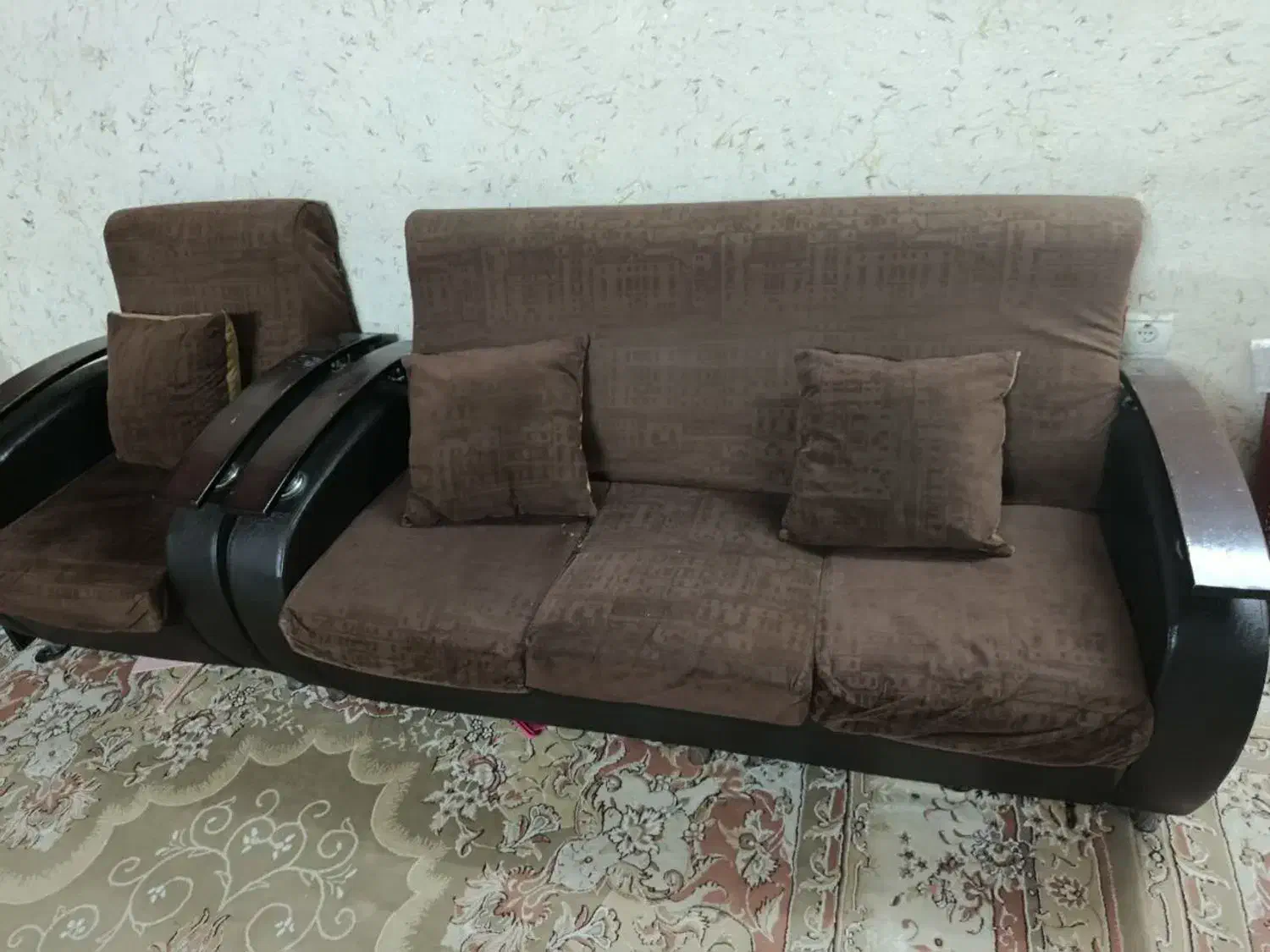 مبل راحتی هفت نفره و میز|مبلمان خانگی و میز عسلی|قم, شهرک امام حسن|دیوار