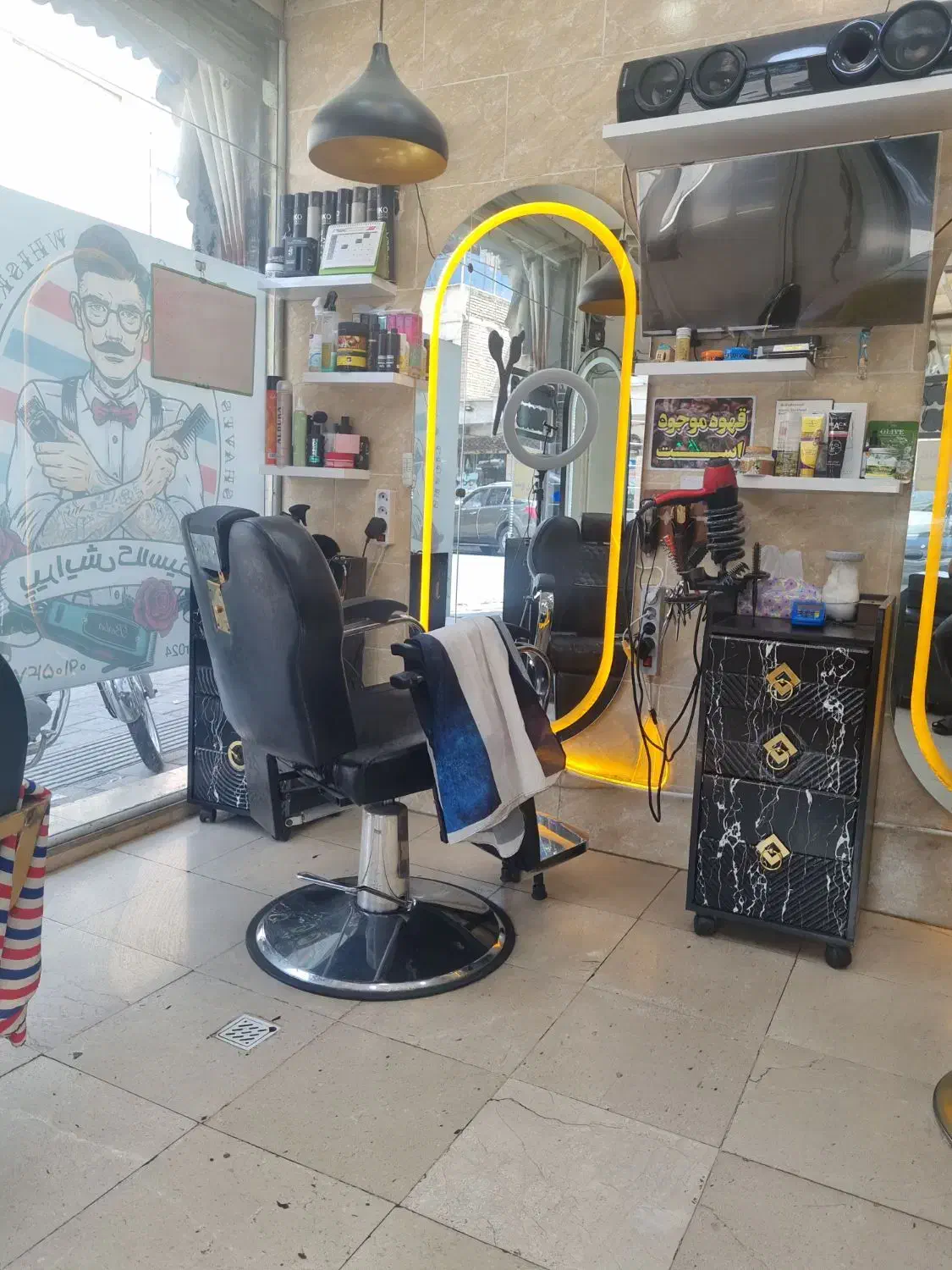 آرایشگر ماهر آقا.بدون مشتری|استخدام درمانی، زیبایی، بهداشتی|تهران, دهم فروردین|دیوار