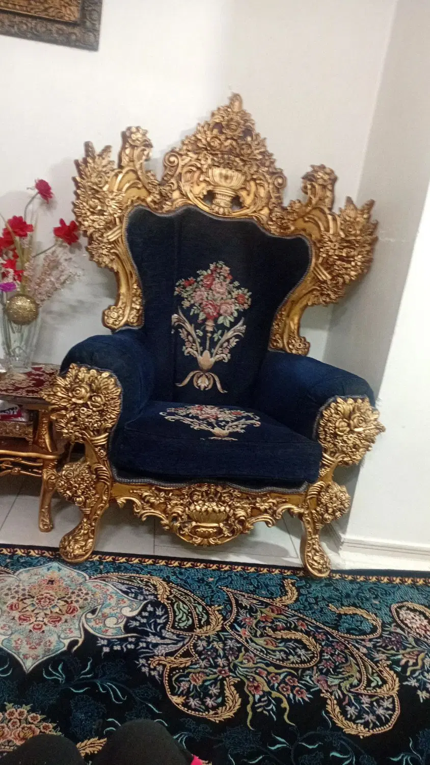 مبل سلطنتی فقط ۴عدد سالم محکم پرپر|مبلمان خانگی و میز عسلی|تهران, منصوریه منگل|دیوار