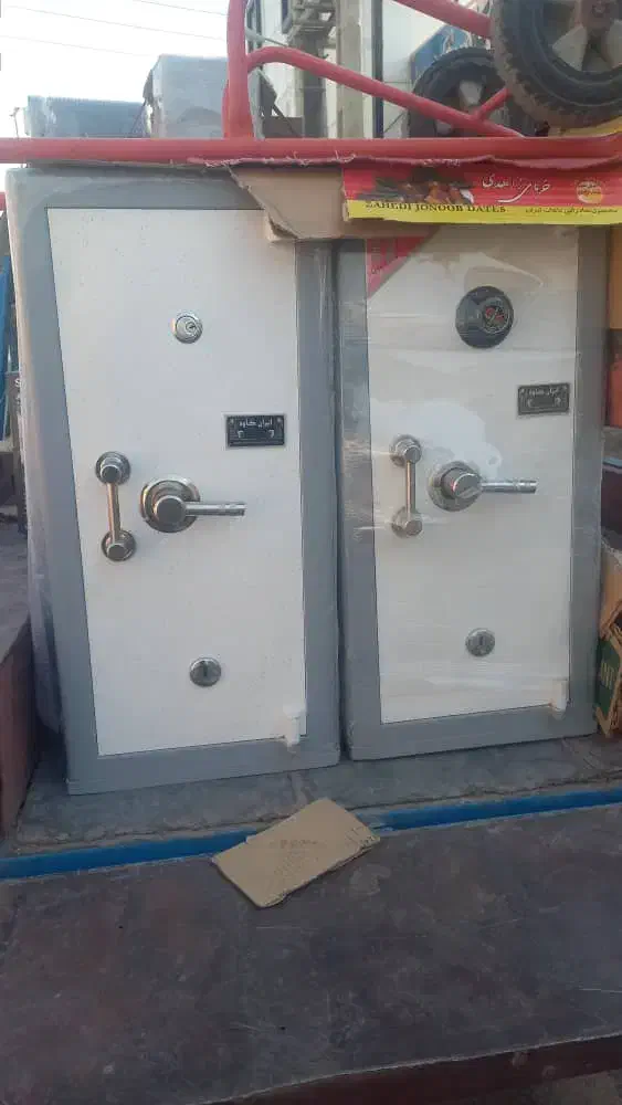 شهرک   خانه  گاو  صندوق    امنیتی|ابزارآلات|رباط‌کریم, پرندک|دیوار