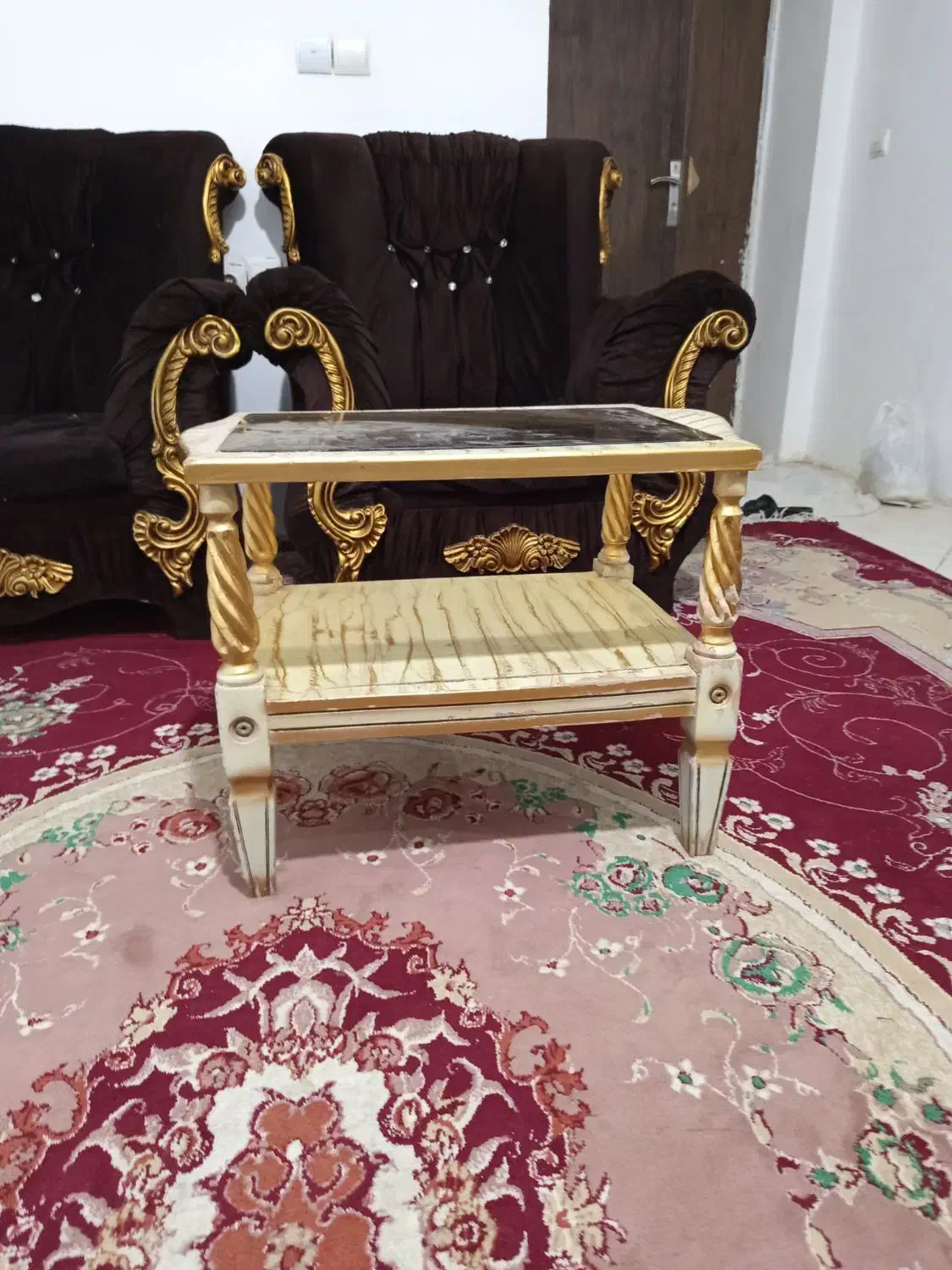 میز تمیز و سالم|مبلمان خانگی و میز عسلی|گلبهار, شهر جدید گلبهار|دیوار