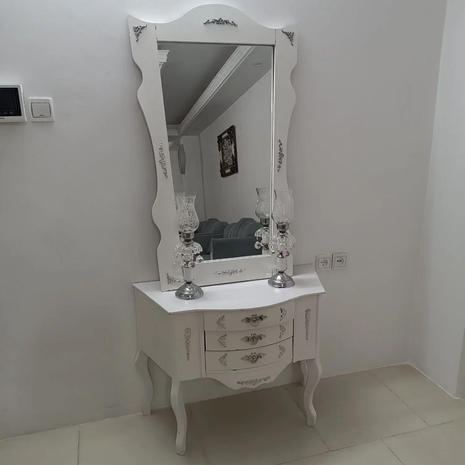 اینه و کنسول شمعدان ها کاملا سالم|بوفه، ویترین، کنسول|مشکیندشت, |دیوار