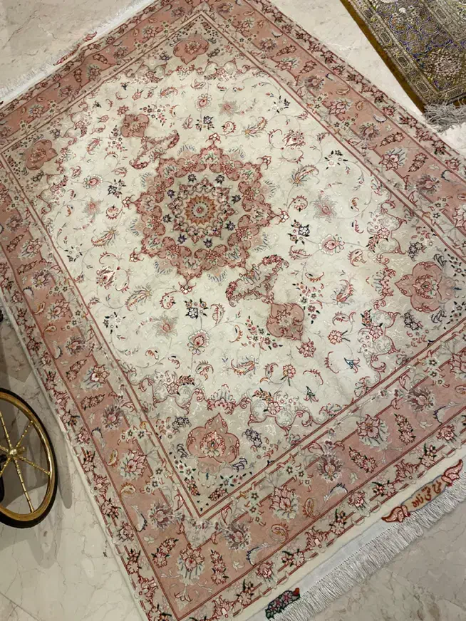 قالیچه ۳ متری چله ابریشم ۵۰ رج تبریز نقشه تقی زاده|فرش|تهران, پاسداران|دیوار