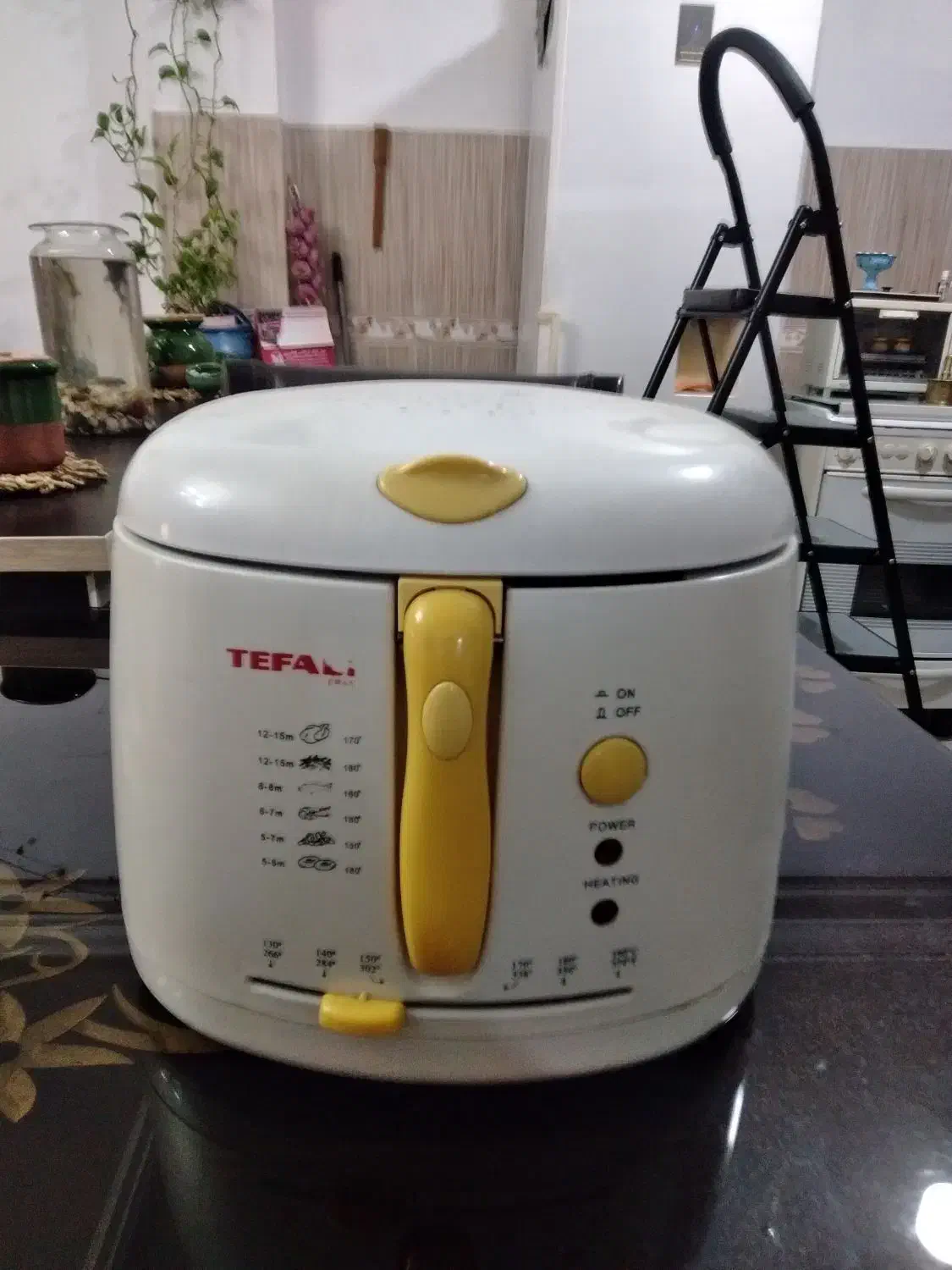 سرخ کن زیر قیمت فقط دستش شکسته با تخفیف ویژه|اجاق گاز و لوازم برقی پختوپز|رشت, توشیبا|دیوار