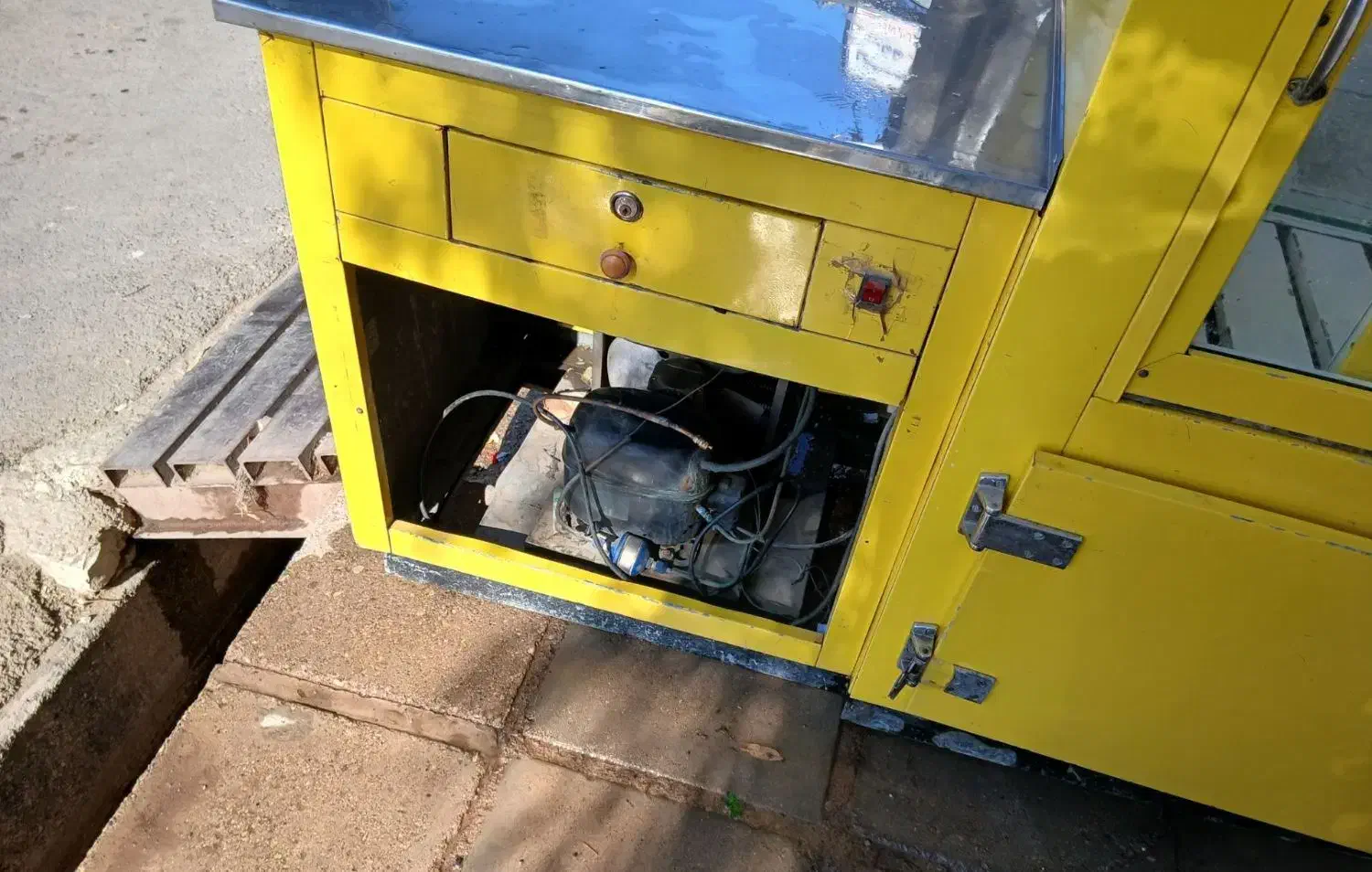 یخچال مغازه سالم سالم موتوری سالم|یخچال و فریزر|معمولان, |دیوار