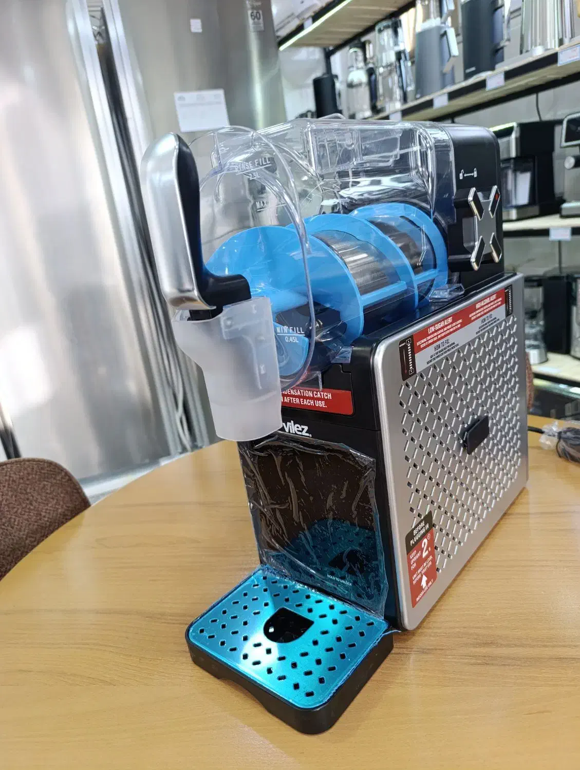 دستگاه بستنی ساز|آبمیوه‌گیر و آب‌مرکبات‌گیر|ارومیه, |دیوار