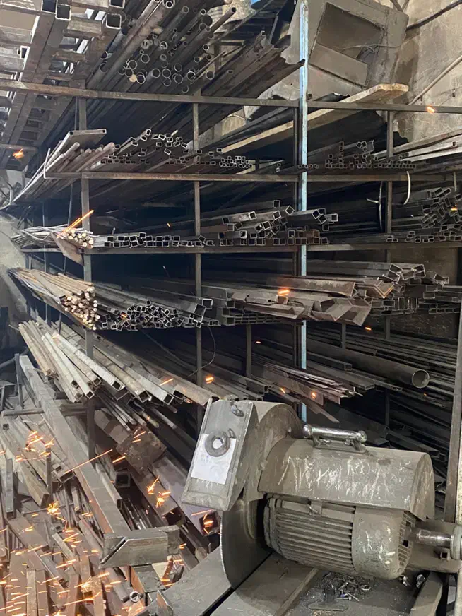 آهن آلات سلطانی|مصالح و تجهیزات ساختمان|پردیس, سیاه سنگ|دیوار