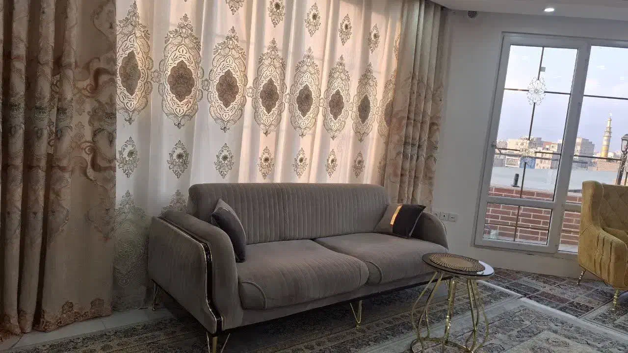 مبل چستر 9 نفره+ 4 فرش نه متری|مبلمان خانگی و میز عسلی|پاکدشت, پاکدشت (مامازند)|دیوار