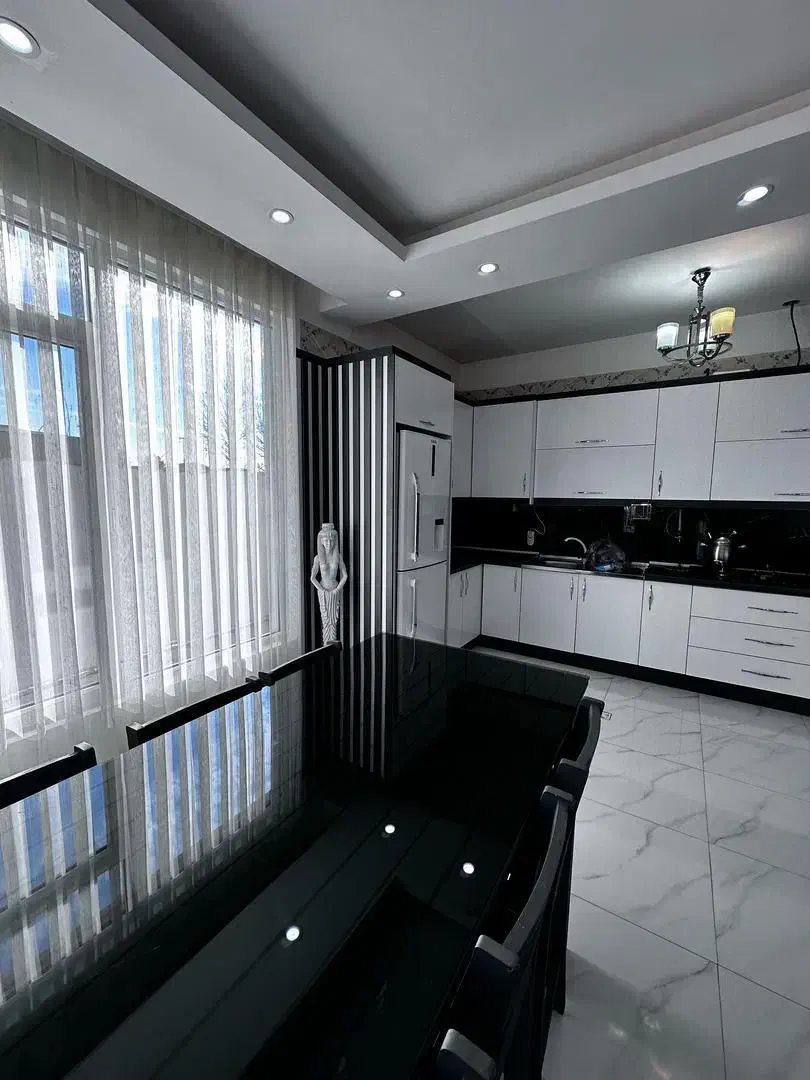 اجاره باغ ویلا استخر بزرگ آبگرم تمیز کردان سهیلیه|اجارهٔ کوتاه‌مدت ویلا و باغ|کرج, چمن|دیوار