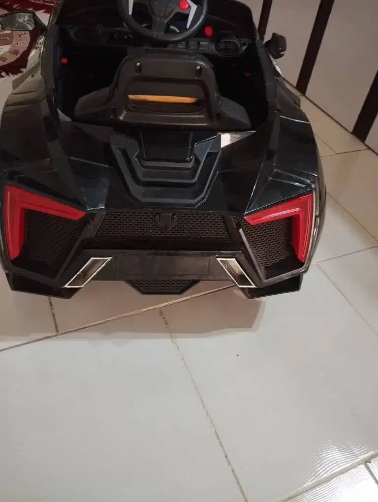 ماشین شارژی مشکی|اسباب و اثاث بچه|تبریز, |دیوار