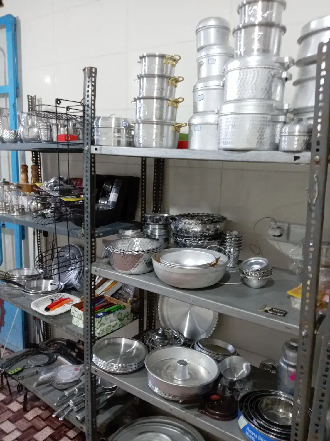 خریدوفروش انواع ظروف روحی و پلاستیکی|ظروف پختوپز|اقلید, |دیوار