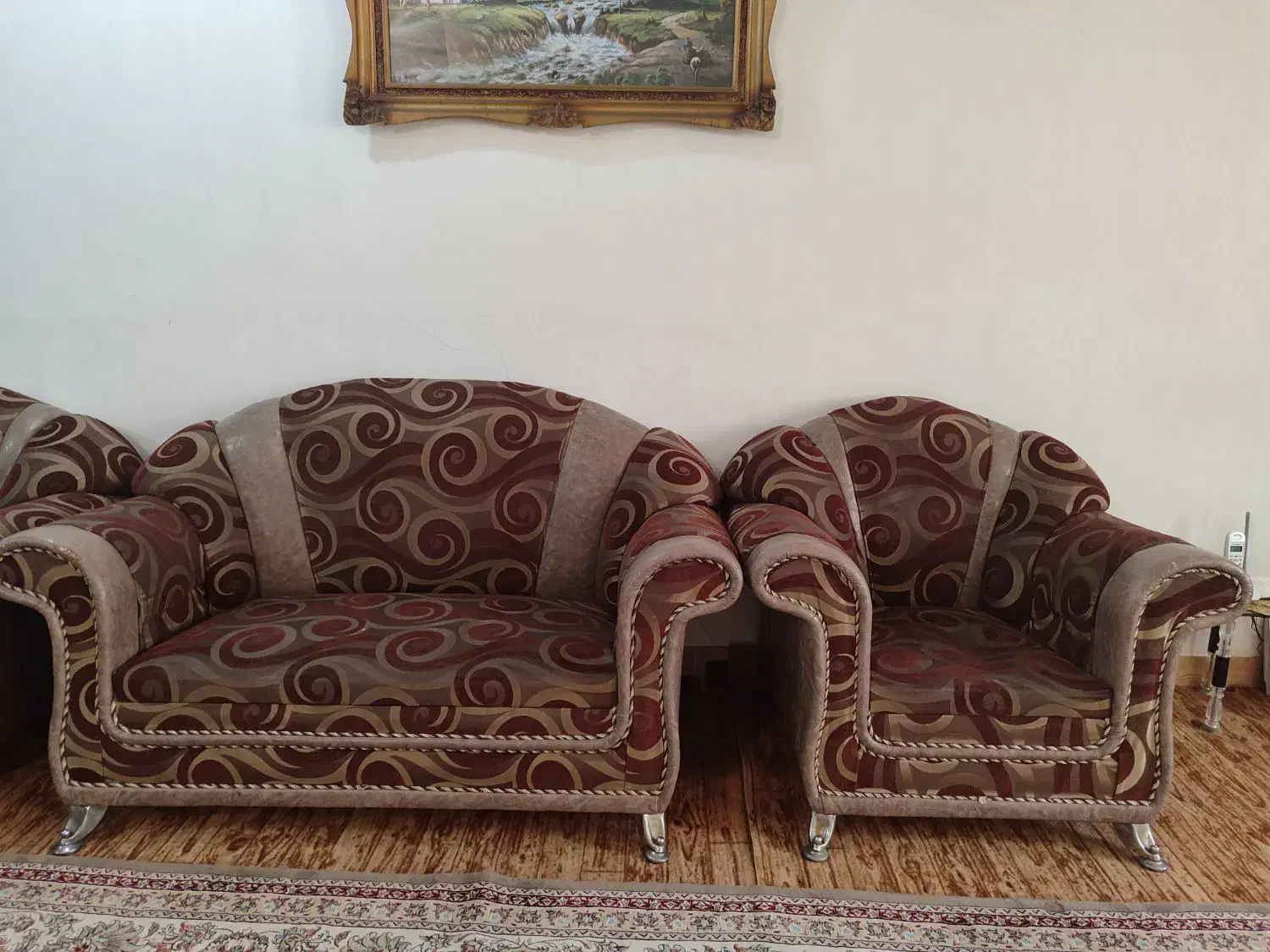 مبل هفت نفره سالم|مبلمان خانگی و میز عسلی|رشت, خرسندی|دیوار