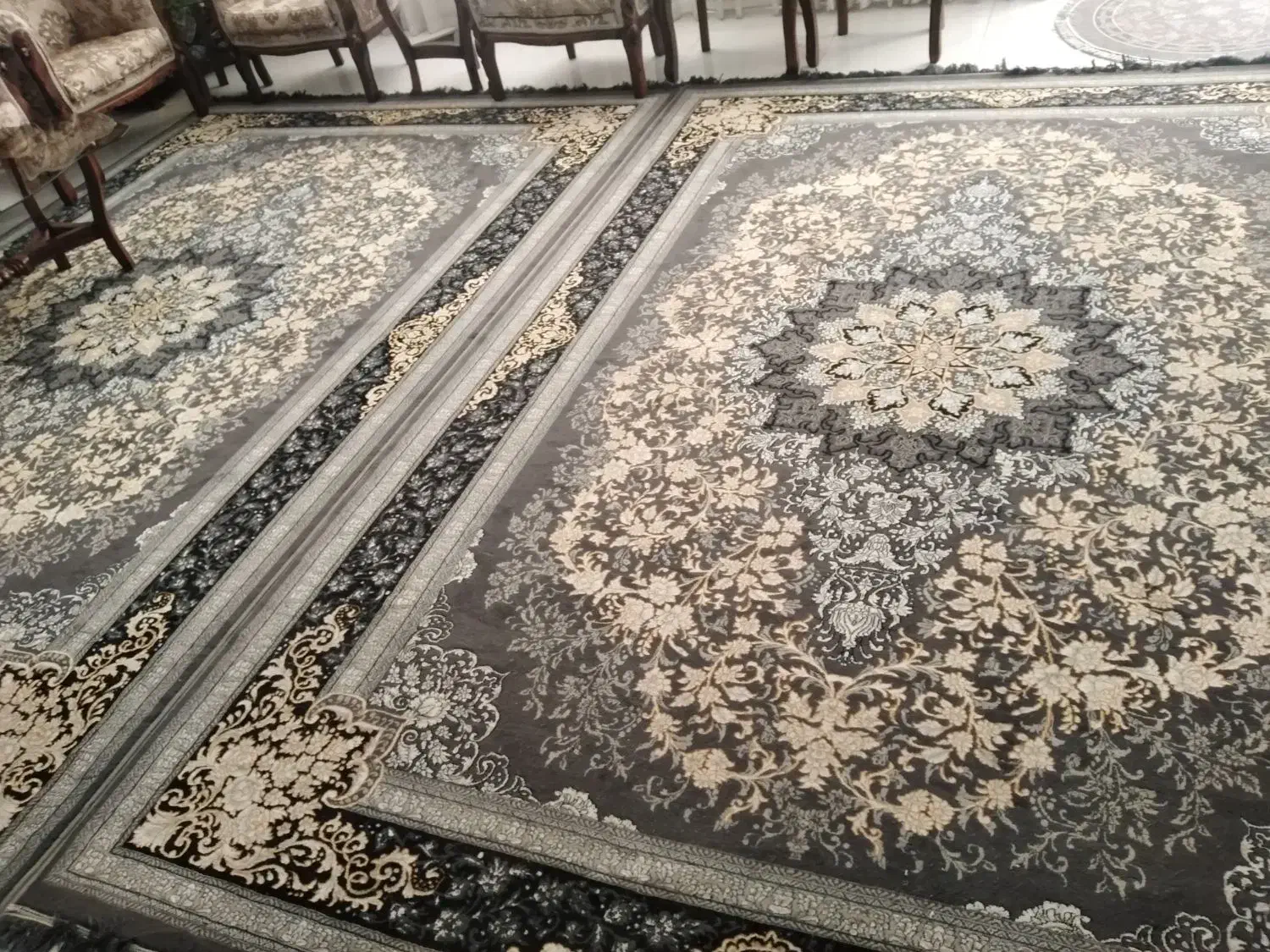 دو عدد فرش 9 متری|فرش|نیشابور, گنبد سبز|دیوار