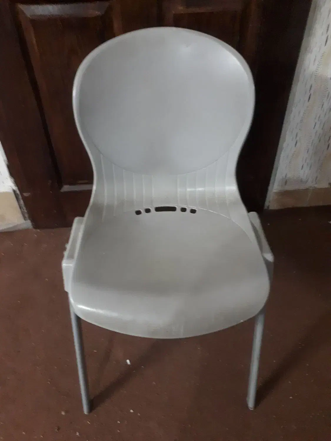 ۲عددصندلی جنس محکم|صندلی و نیمکت|مشهد, کلاته برفی|دیوار