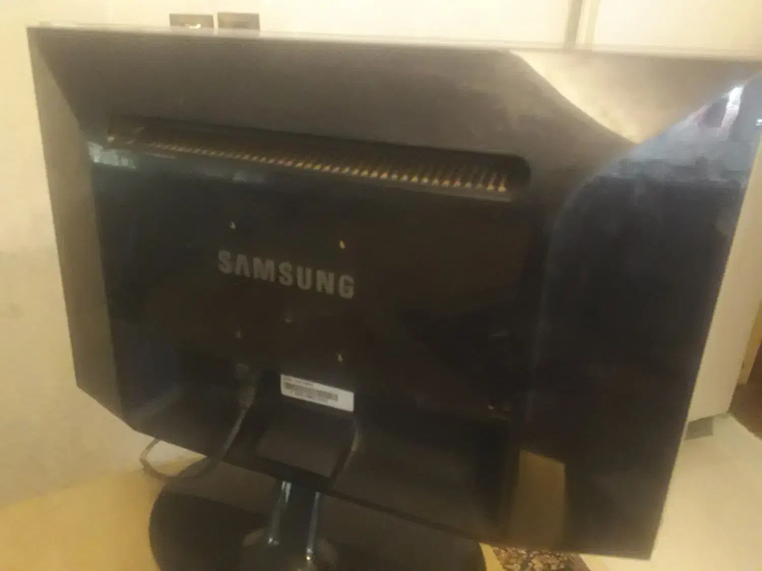 مانیتور سامسونگ ۲۰ اینچ|قطعات و لوازم جانبی رایانه|مشهد, هفت تیر (نه دره)|دیوار