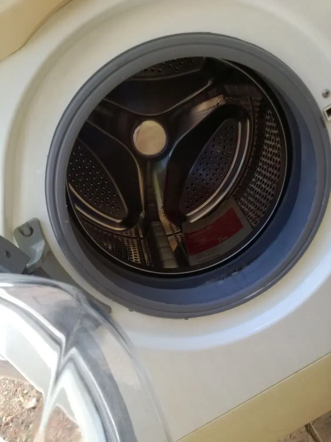 ماشین لباسشویی|ماشین لباسشویی و خشککن لباس|فولادشهر, A6|دیوار