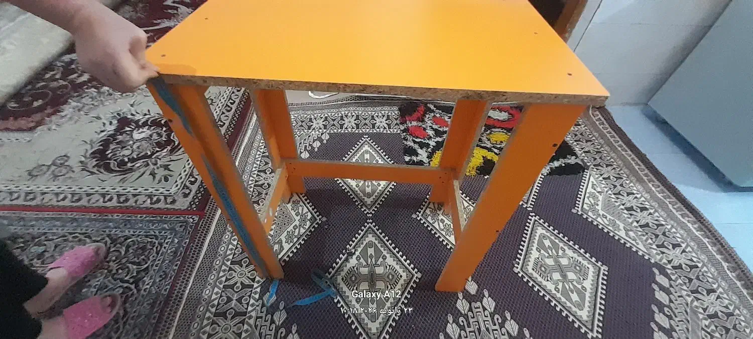 ۱ عدد میز ۴ پایه و زیر پایی|میز و صندلی غذاخوری|فریدون‌کنار, |دیوار