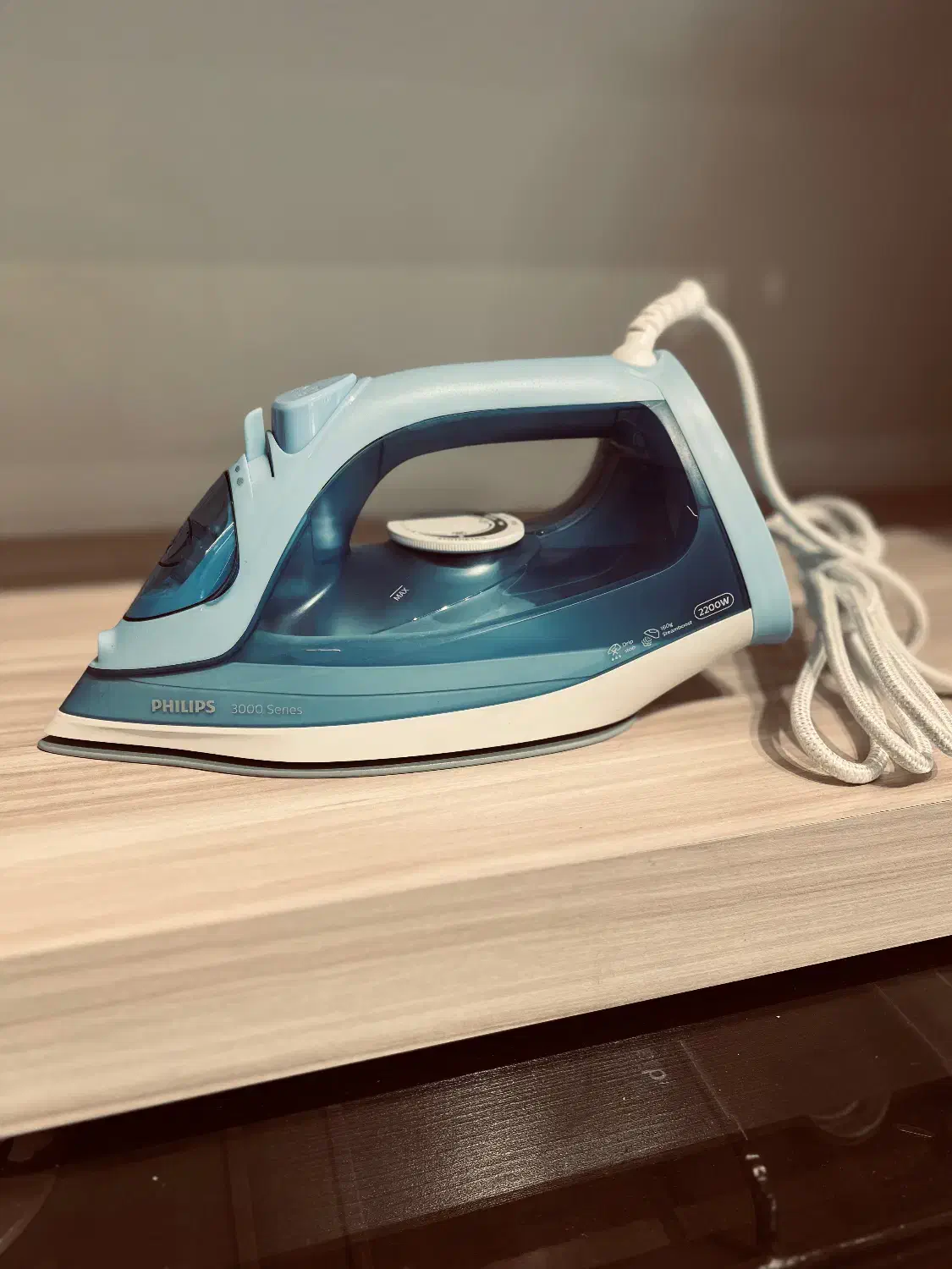 اتو ۲۲۰۰ وات فیلیپس|اتو و لوازم اتو|اصفهان, تخت فولاد|دیوار