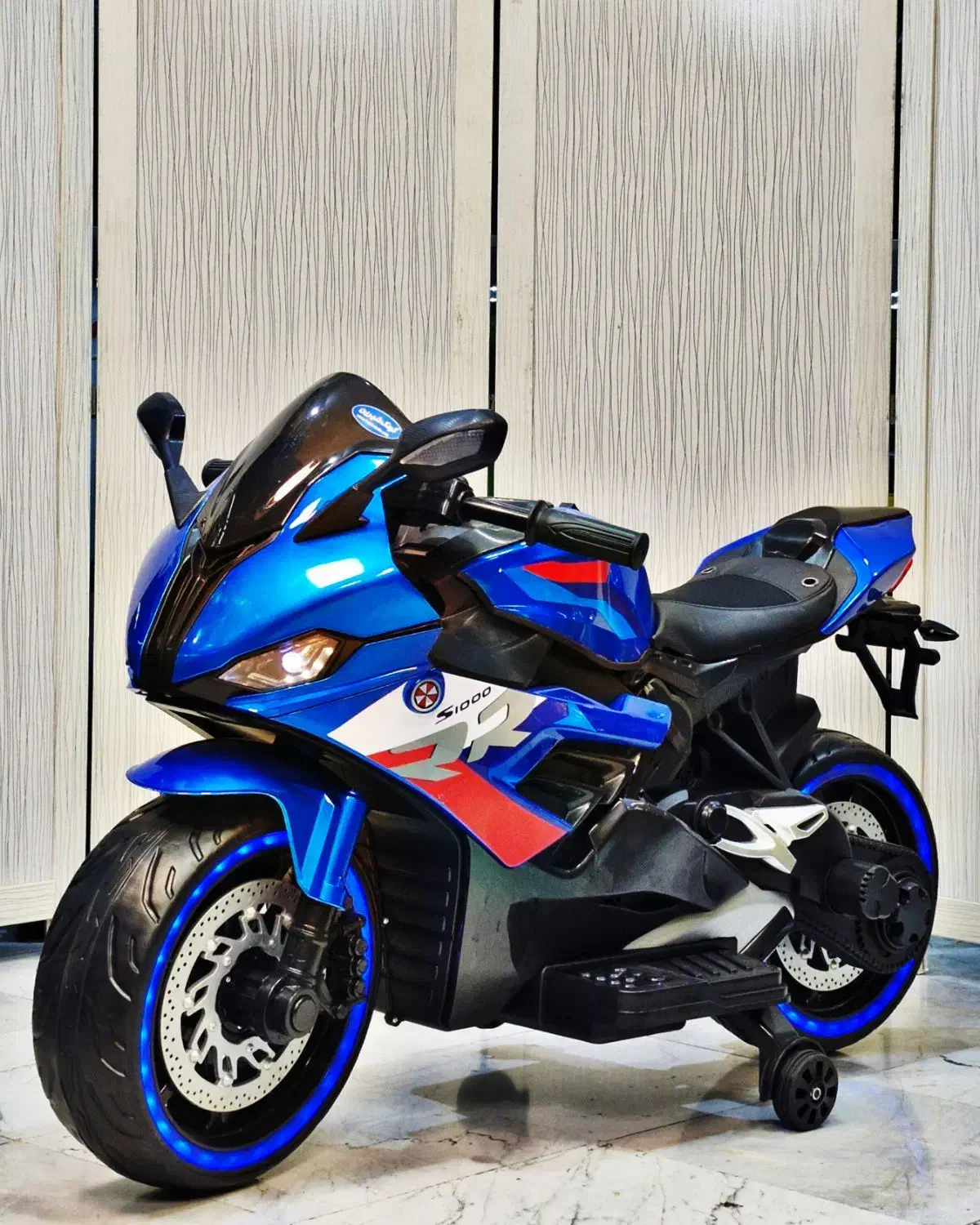 ماشین شارژی موتورشارژی جدیداسپرت لاستیک چراغ دار|اسباب‌‌بازی|تهران, پرستار|دیوار