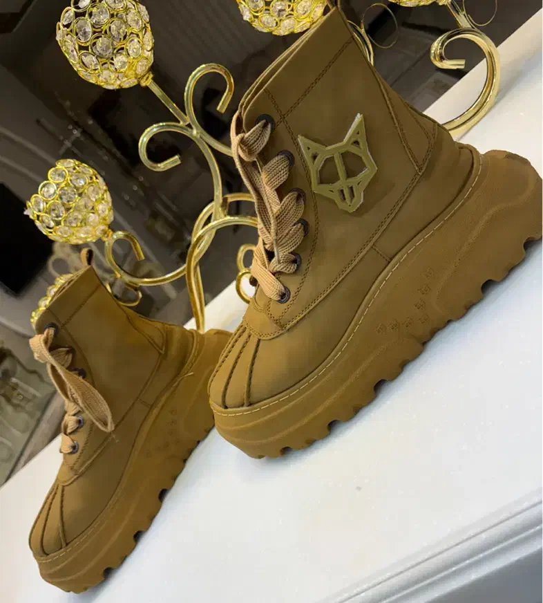 نیم بوتNaked Wolfe|کیف، کفش، کمربند|شیراز, دکتر حسابی|دیوار