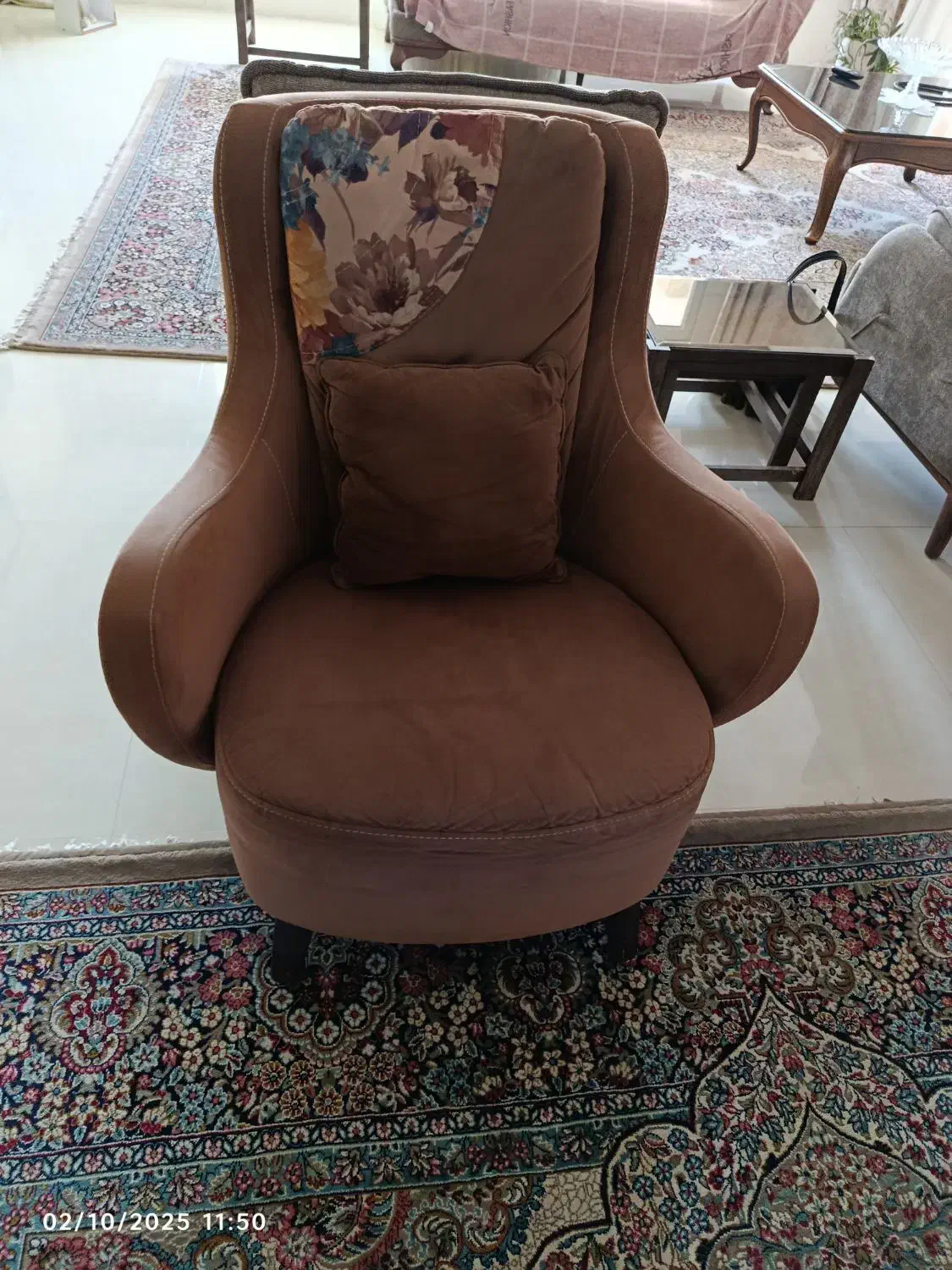 مبل هفت نفره راحتی ۴ تک نفره و کاناپه ۳ نفره|مبلمان خانگی و میز عسلی|مشهد, حسابی جنوبی (شهرک غرب)|دیوار