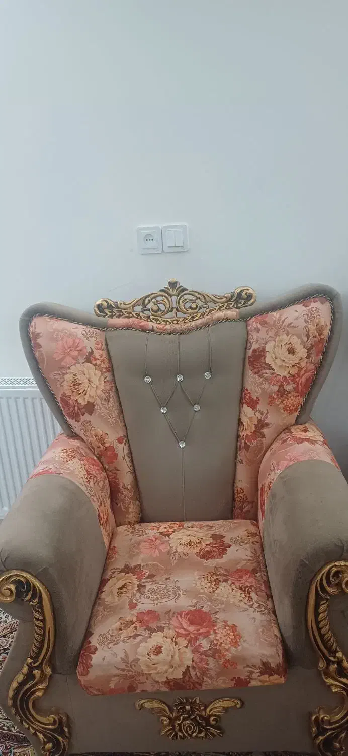 مبل ۷نفره سلطنتی|مبلمان خانگی و میز عسلی|میبد, |دیوار