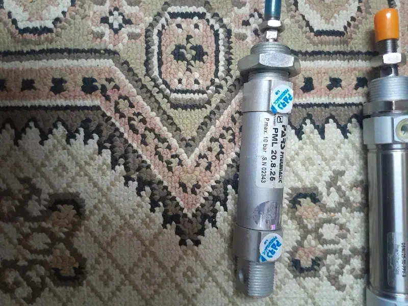 جک پنوماتیک قلمی ۳عدد|ابزارآلات|کوچصفهان, |دیوار