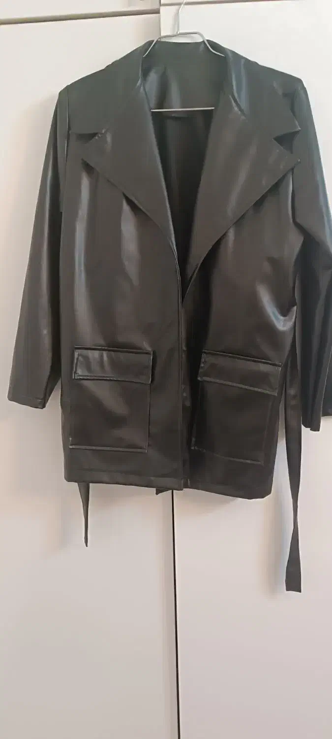 کت چرم و پیراهن کبریتی|لباس|گلبهار, شهر جدید گلبهار|دیوار