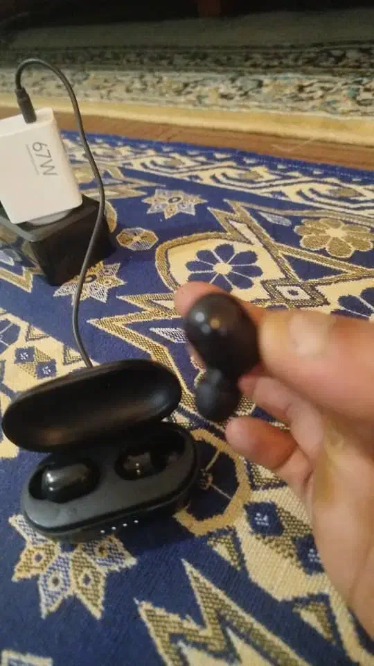 ایرپاد(هندفون بی سیم هایلو GT1pro|پخشکننده همراه|صدرا-فارس, فاز ۱|دیوار