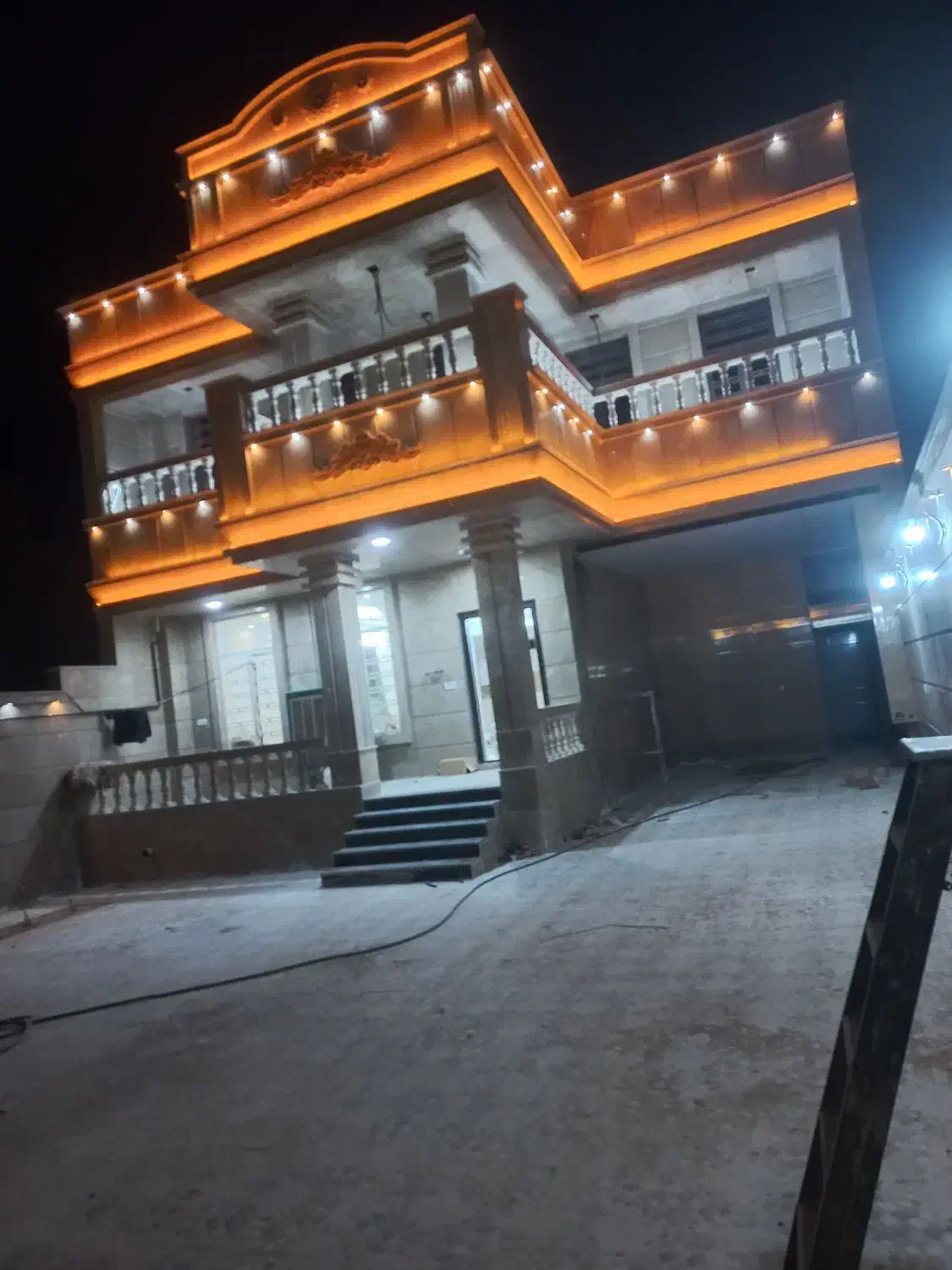 خانه ویلایی دوطبقه سه واحدی|اجارهٔ خانه و ویلا|کازرون, |دیوار