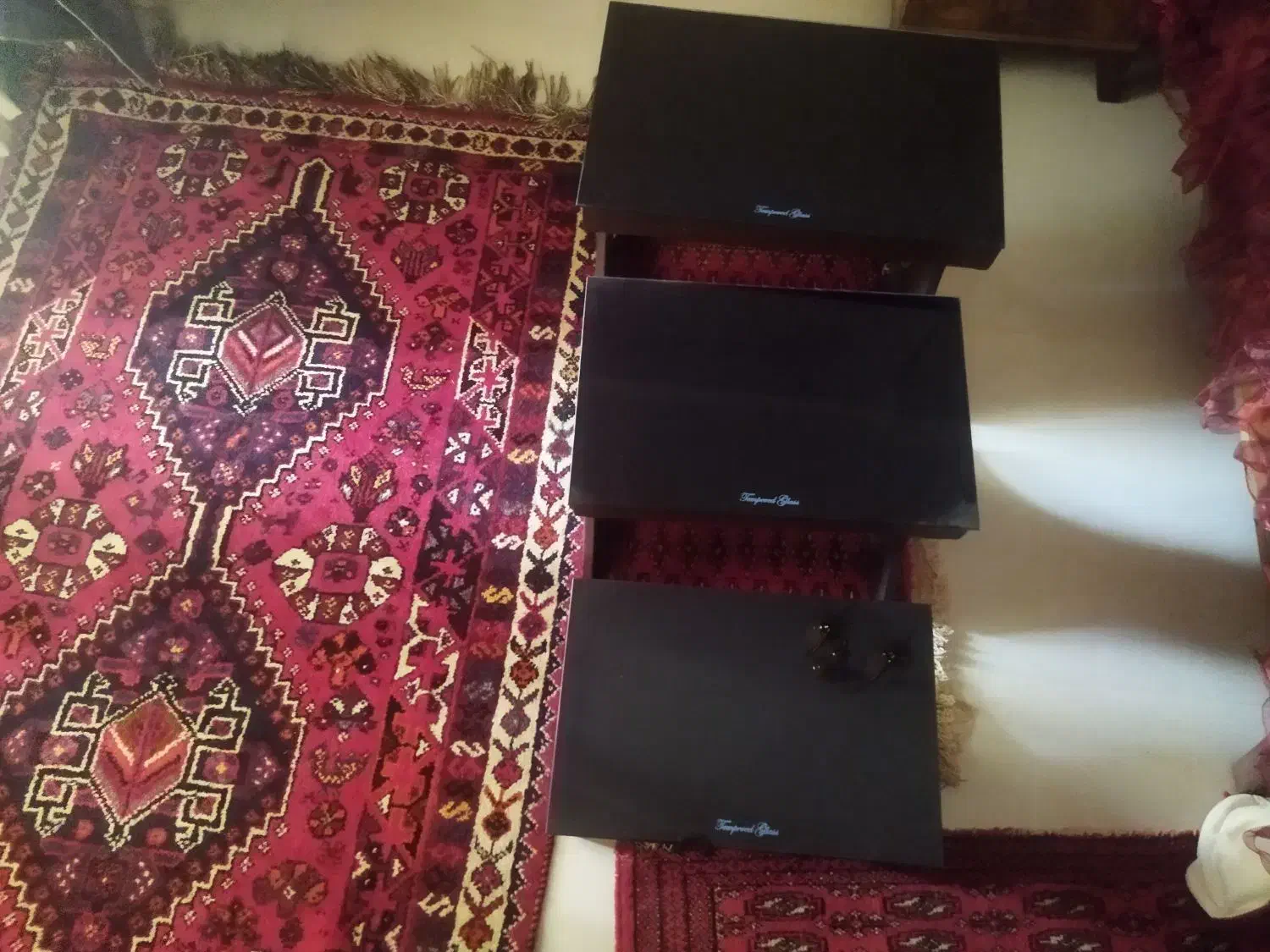 سه عدد گل میز چوب و شیشه در حد نو|مبلمان خانگی و میز عسلی|شیراز, دشت چنار|دیوار