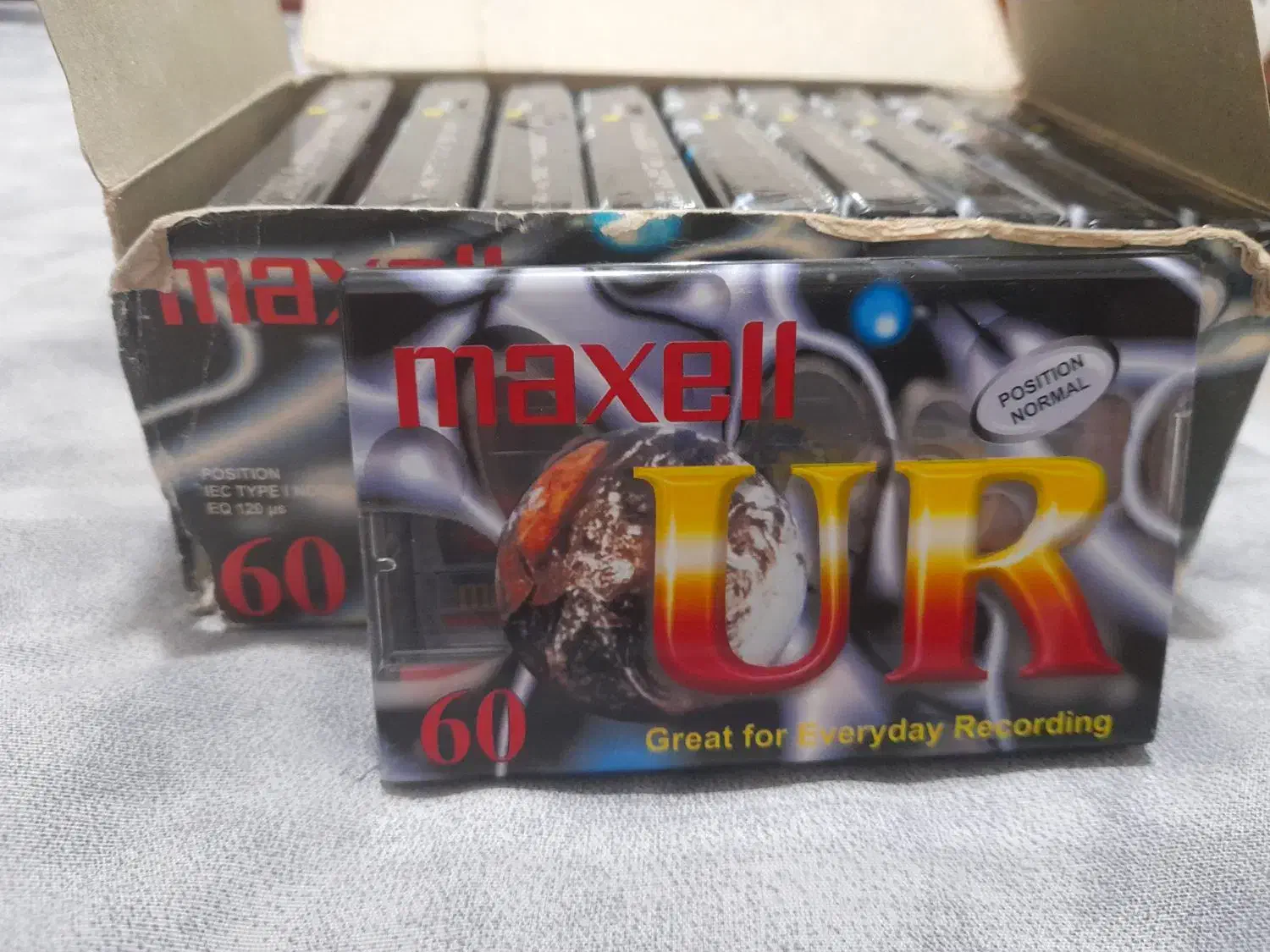 نوار کاست خام|فیلم و موسیقی|فردیس, داوری|دیوار