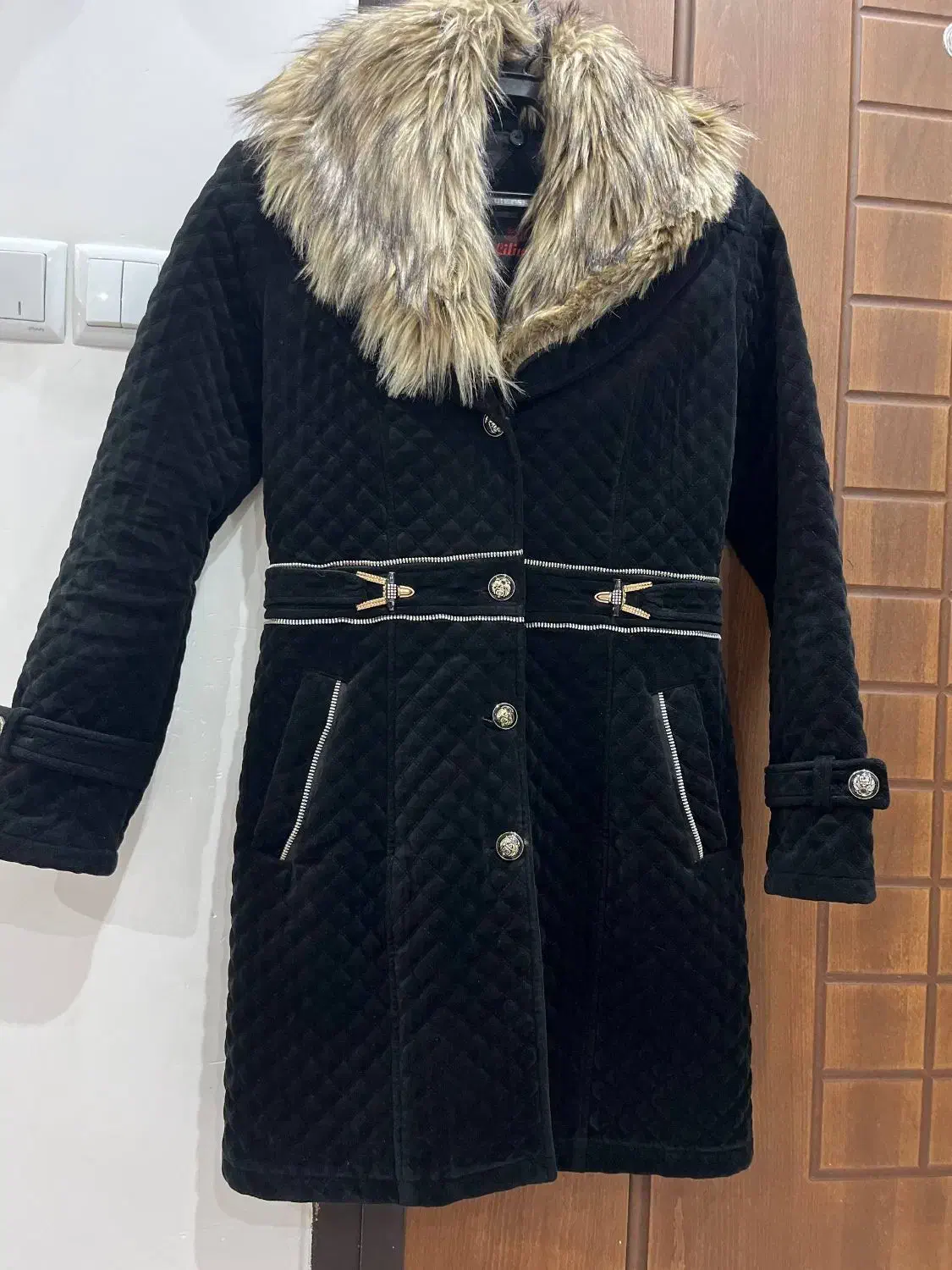 پالتو سوییت خزدار|لباس|قم, انسجام|دیوار