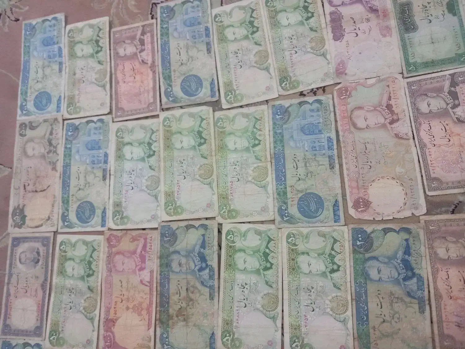 نود و پنج عدد اسکناس|کلکسیون سکه، تمبر، اسکناس|تبریز, |دیوار