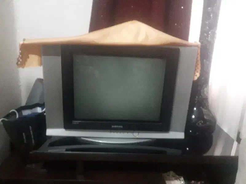 تلوزیون ۲۱اینچ|تلویزیون و پروژکتور|تهران, مظاهری|دیوار