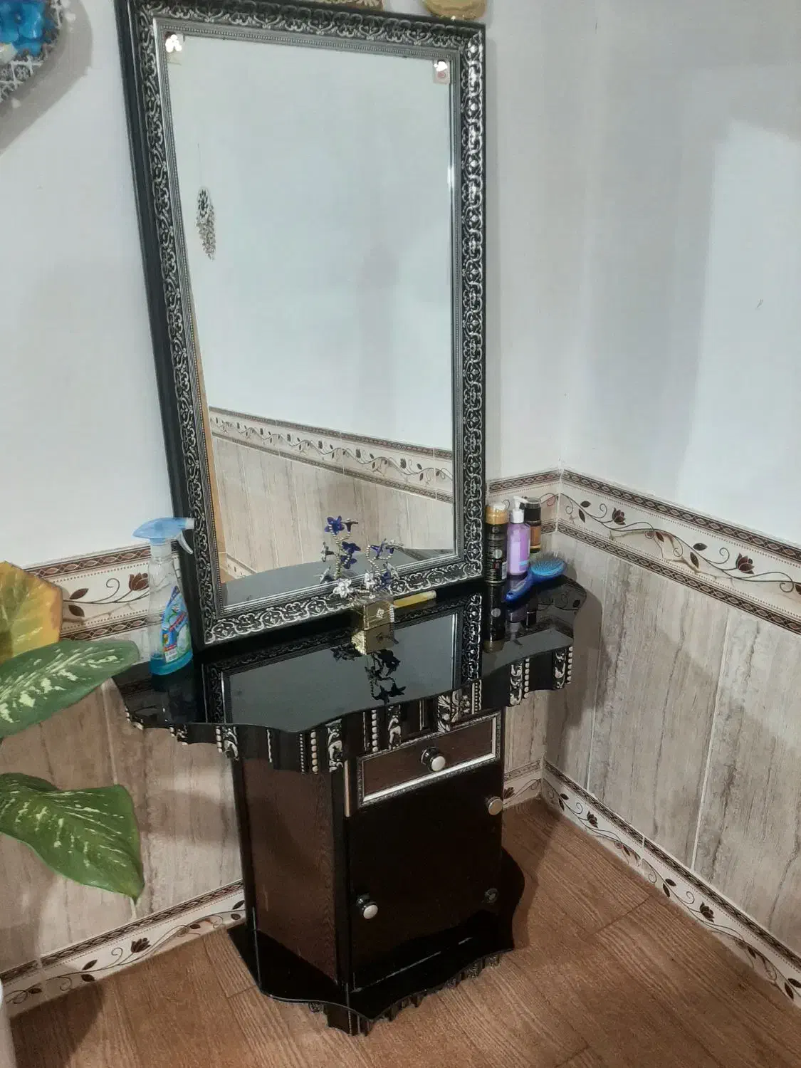 ۲ میلیون ۳۰۰|آینه|گنبد کاووس, |دیوار