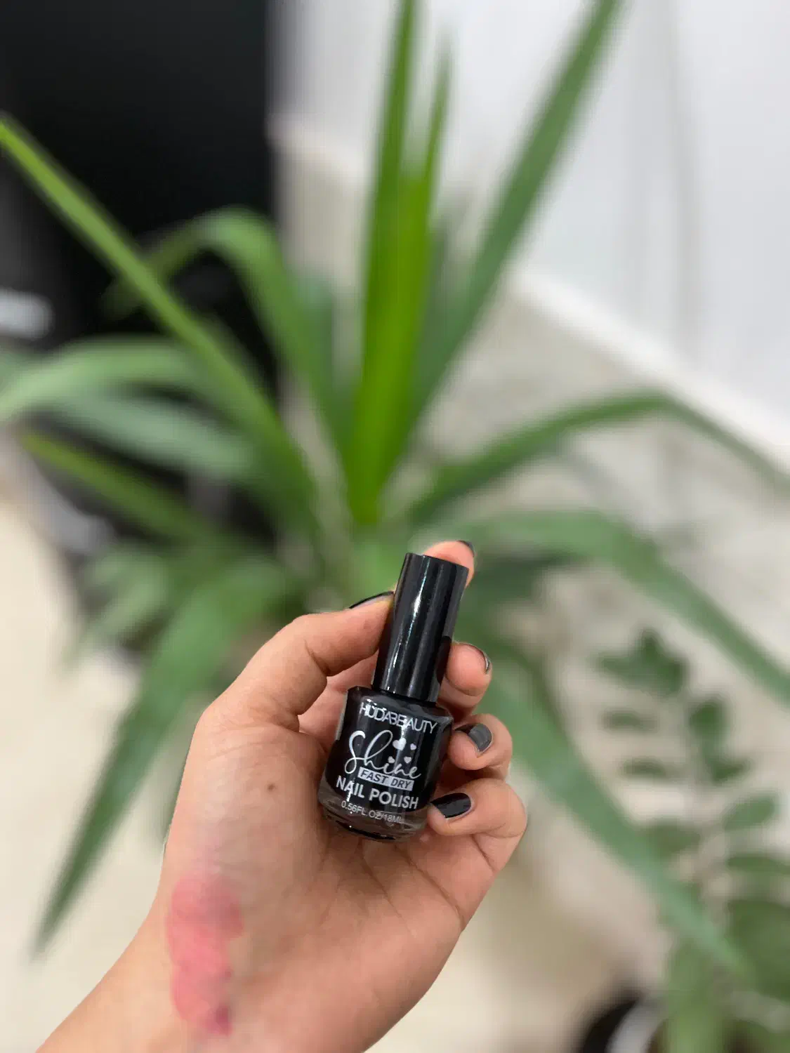 تعدادی وسایل ارایشی موجوده به صورت عمده وتک|آرایشی، بهداشتی، درمانی|بجستان, |دیوار