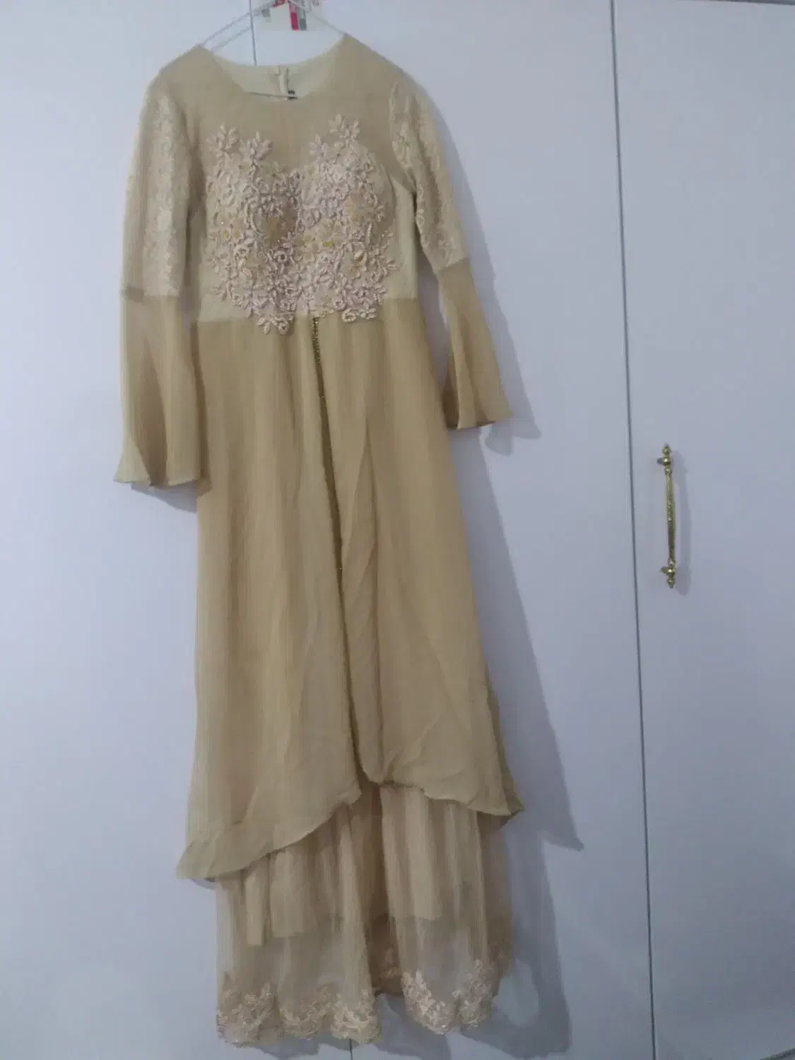 لباس مجلسی|لباس|الشتر, |دیوار