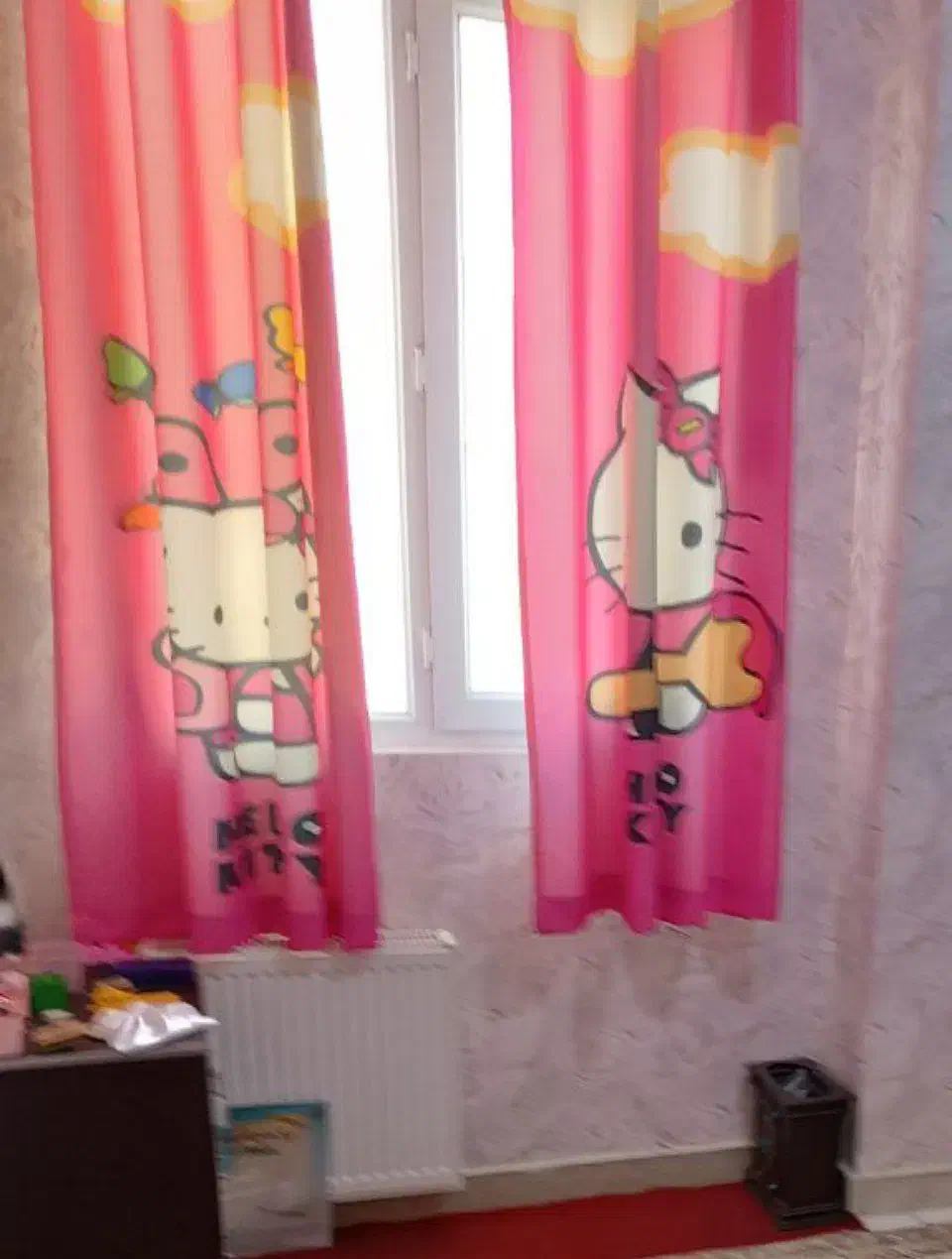 پرده تصویری کیتی پانچ شده|پرده، رانر، رومیزی|اسلام‌شهر, زرافشان|دیوار