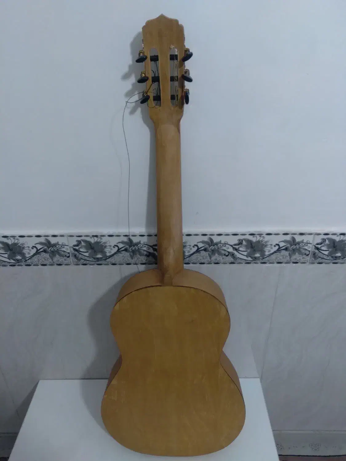 گیتار|گیتار، بیس، امپلیفایر|بروجرد, |دیوار