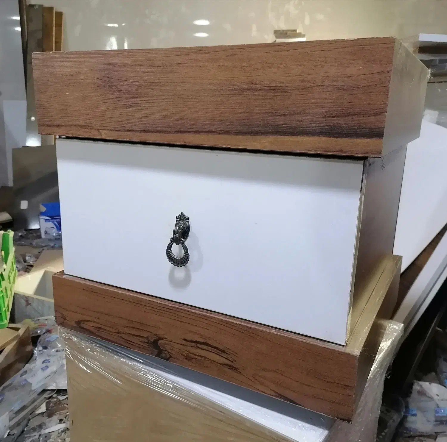 پاتختی|تخت و سرویس خواب|مشهد, چهارچشمه|دیوار