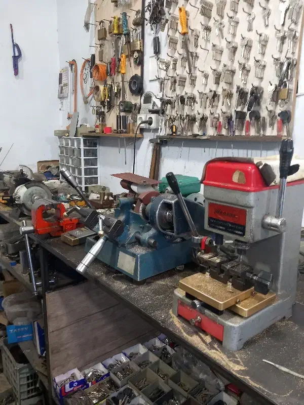 کلید سازی نمونه|خدمات پیشه و مهارت|بهارستان, |دیوار