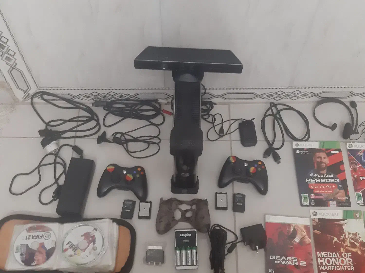 ایکس باکس ۳۶۰ جفت دست در حد نو|کنسول، بازی ویدئویی و آنلاین|فردیس, شهرک ۱۱۰|دیوار