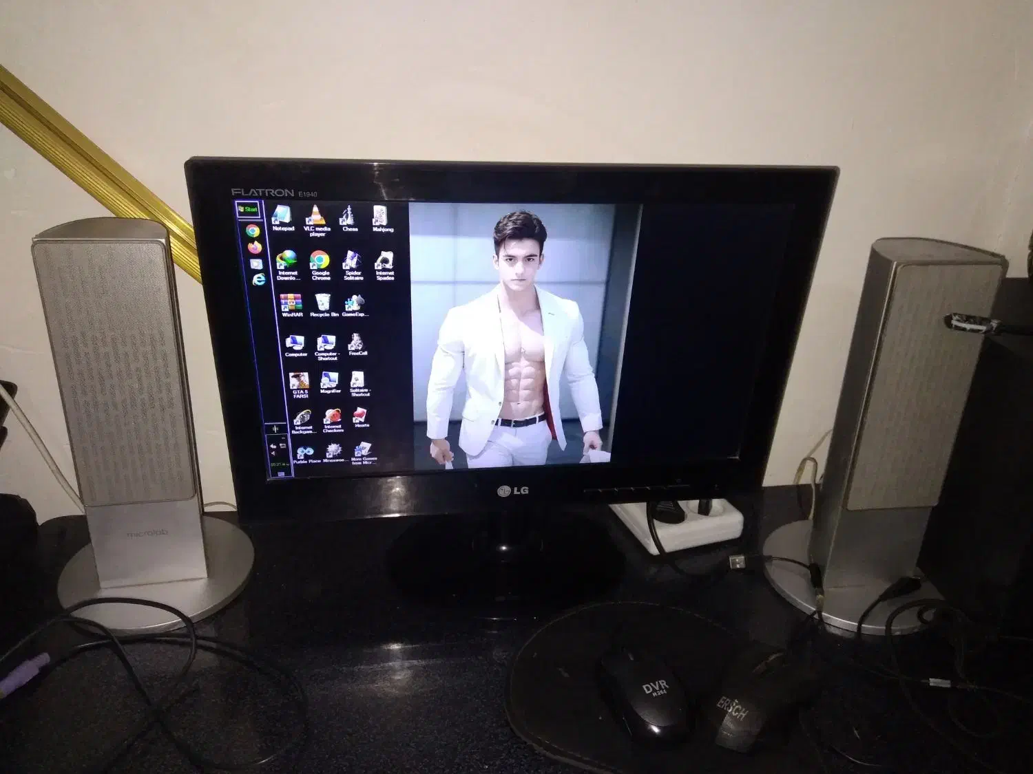 کامپیوتر|رایانه رومیزی|قرچک, زیبا شهر|دیوار